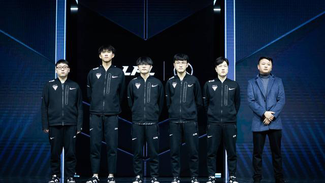 使活塞在随 使活塞在随